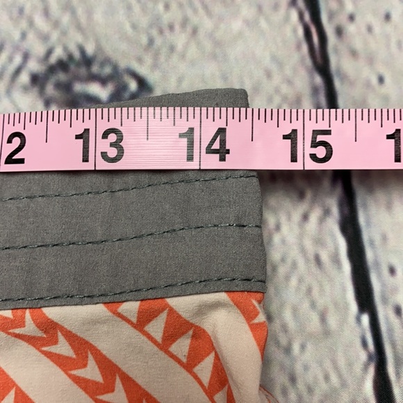 RIP CURL Gray/White/Orange Activewear Shorts Size: XS - Picture 9 of 17